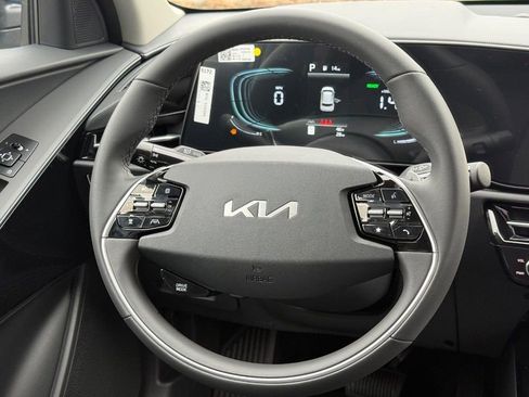 New 2026 Kia Niro EX image 8