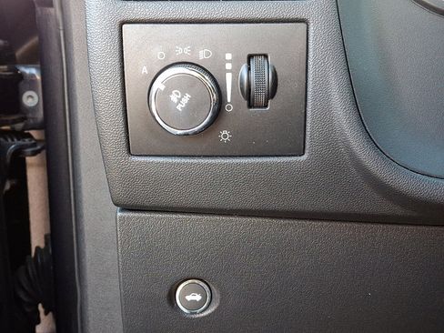 Used 2013 Dodge Challenger R/T w/ Blacktop Pkg image 24