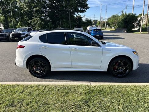Used 2023 Alfa Romeo Stelvio Veloce AWD/4WD image 9