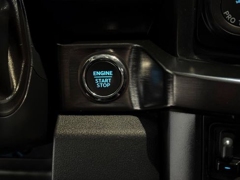 Used 2024 Ford F250 Lariat w/ Lariat Ultimate Package AWD/4WD image 28