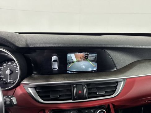 Used 2018 Alfa Romeo Stelvio Ti Sport AWD/4WD image 9