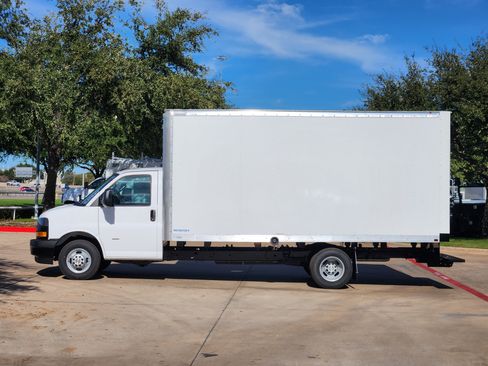 New 2025 Chevrolet Express 3500 w/ Power Convenience Package image 10