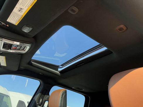 Used 2024 RAM 2500 Limited w/ Safety Group image 28