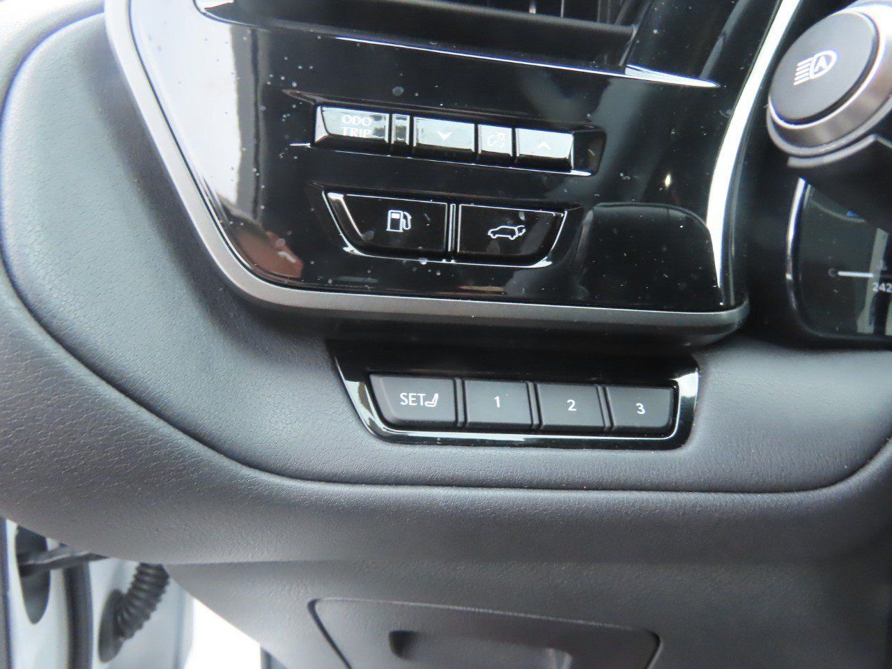Used 2025 Lexus TX 350 AWD w/ Technology Package image 28