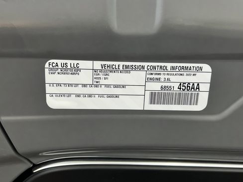 Used 2022 Chrysler Pacifica Touring-L FWD image 21