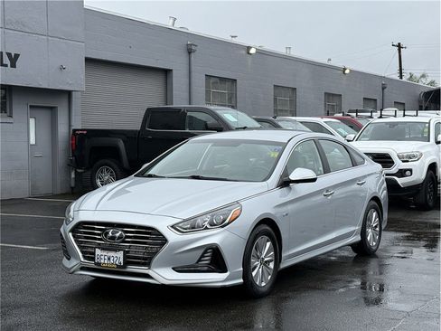 Used 2018 Hyundai Sonata SE image 3
