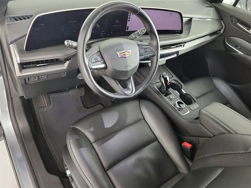 Certified 2025 Cadillac XT4 Premium Luxury image 17