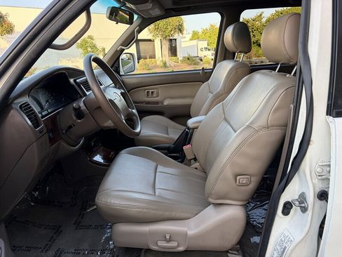 Used 2000 Toyota 4Runner Limited image 15