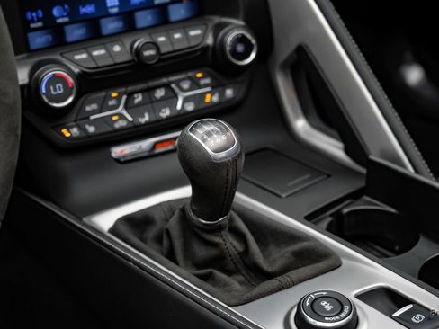 Used 2019 Chevrolet Corvette Z06 RWD image 65