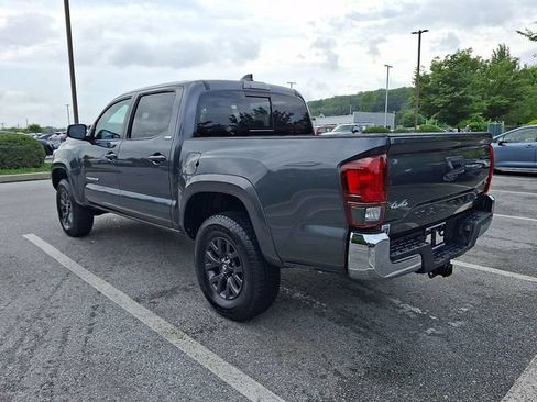 Certified 2023 Toyota Tacoma SR5 AWD/4WD image 4