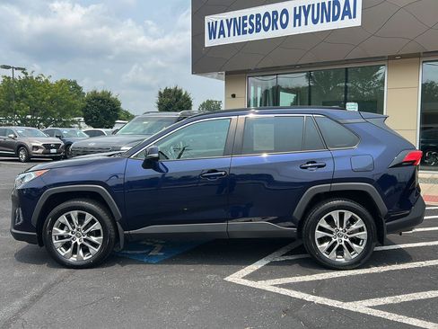 Used 2021 Toyota RAV4 XLE Premium AWD/4WD image 4