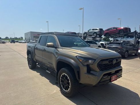Certified 2026 Toyota Tacoma TRD Off-Road w/ TRD Off Road Premium Package AWD/4WD image 2