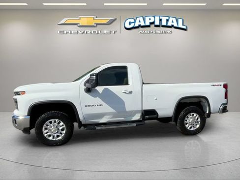 Used 2024 Chevrolet Silverado 2500 LT w/ Convenience Package AWD/4WD image 4