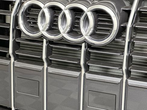 New 2025 Audi Q3 2.0T Premium image 14