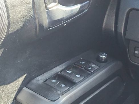Used 2017 Toyota Tacoma TRD Off-Road w/ Tow Package (A/T) AWD/4WD image 11