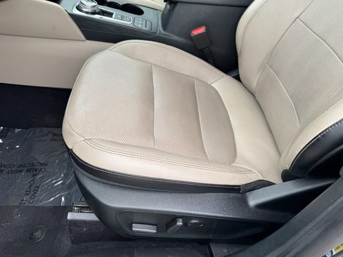 Used 2020 Ford Escape Titanium FWD image 14