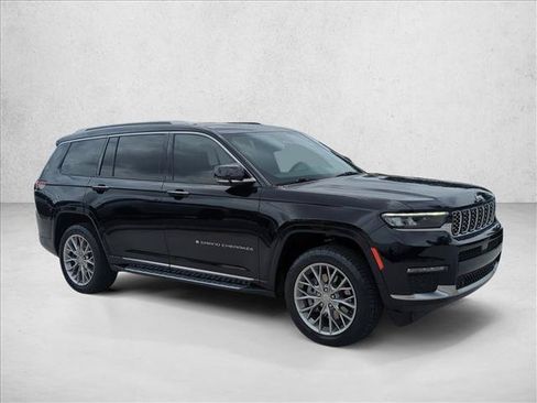 Used 2022 Jeep Grand Cherokee L Summit w/ Advanced Protech Group IV AWD/4WD image 3