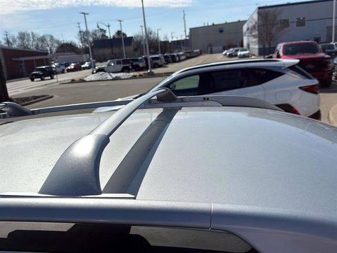 Used 2015 Nissan Rogue SV w/ SV Premium Package image 6