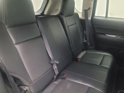 Used 2017 Jeep Compass High Altitude FWD image 19