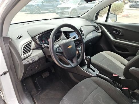 Used 2022 Chevrolet Trax LS w/ Tint and Cruise Package FWD image 21