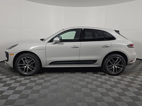 Used 2026 Porsche Macan AWD/4WD image 2