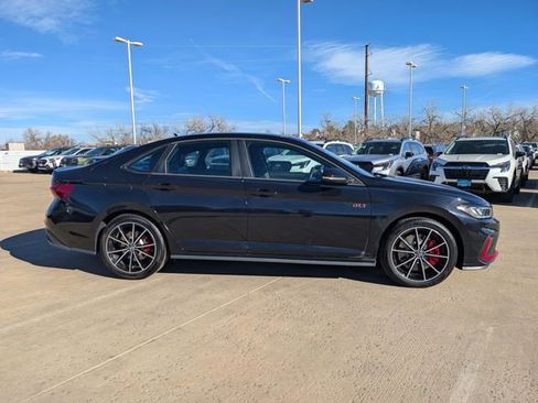 Used 2025 Volkswagen Jetta GLI Autobahn image 2