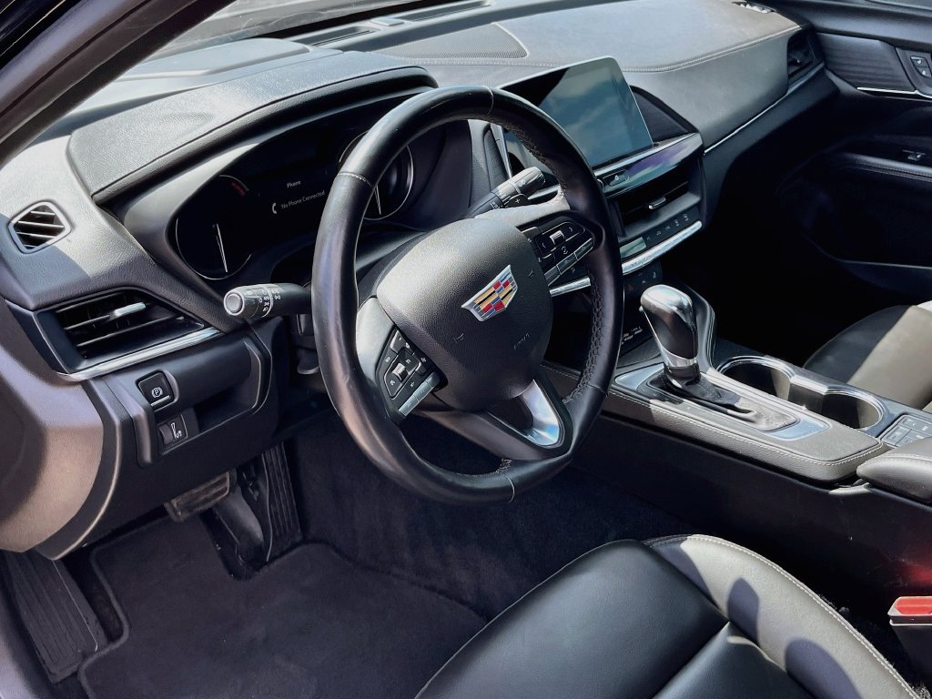 Used 2025 Cadillac CT4 Luxury w/ Cold Weather Package RWD image 9