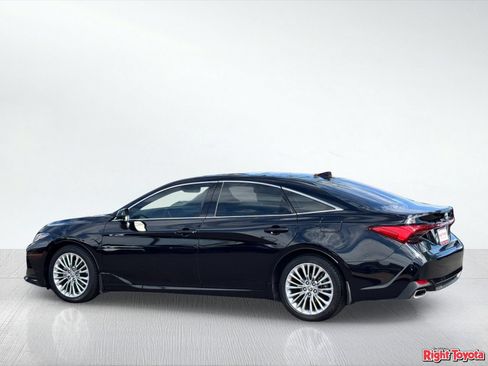 Used 2021 Toyota Avalon Limited FWD image 4
