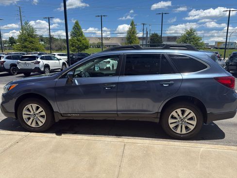 Used 2017 Subaru Outback 2.5i Premium w/ Popular Package #1 AWD/4WD image 6