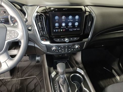 Used 2023 Chevrolet Traverse LT FWD image 19