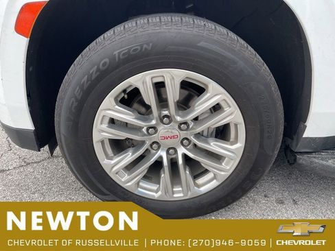 Used 2023 GMC Yukon XL SLT AWD/4WD image 20