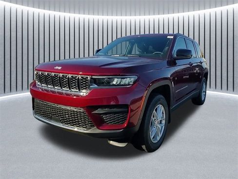 New 2025 Jeep Grand Cherokee Laredo X w/ Luxury Tech Group I image 6