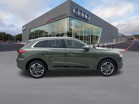 Certified 2025 Audi Q5 Premium w/ Convenience Package AWD/4WD image 4