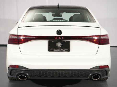 Used 2025 Volkswagen Jetta GLI Autobahn FWD image 13