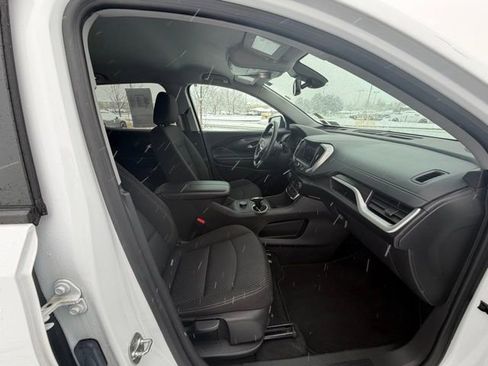 Used 2024 GMC Terrain SLE image 31