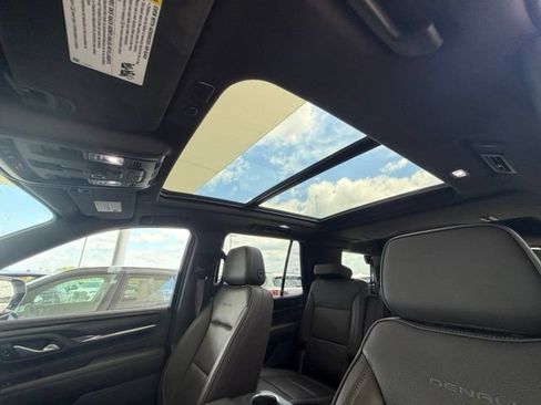Used 2022 GMC Yukon Denali w/ Denali Premium Package RWD image 26
