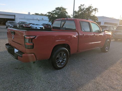 Used 2025 Nissan Frontier SV RWD image 4