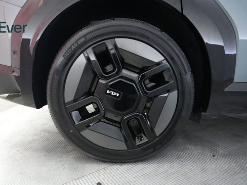 Used 2024 Kia EV9 GT-Line AWD/4WD image 22