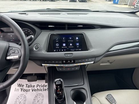 Used 2023 Cadillac XT4 Premium Luxury w/ Cold Weather Package FWD image 19