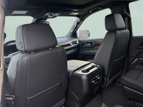 New 2026 GMC Yukon Denali w/ Sun & Power Step Package AWD/4WD image 25