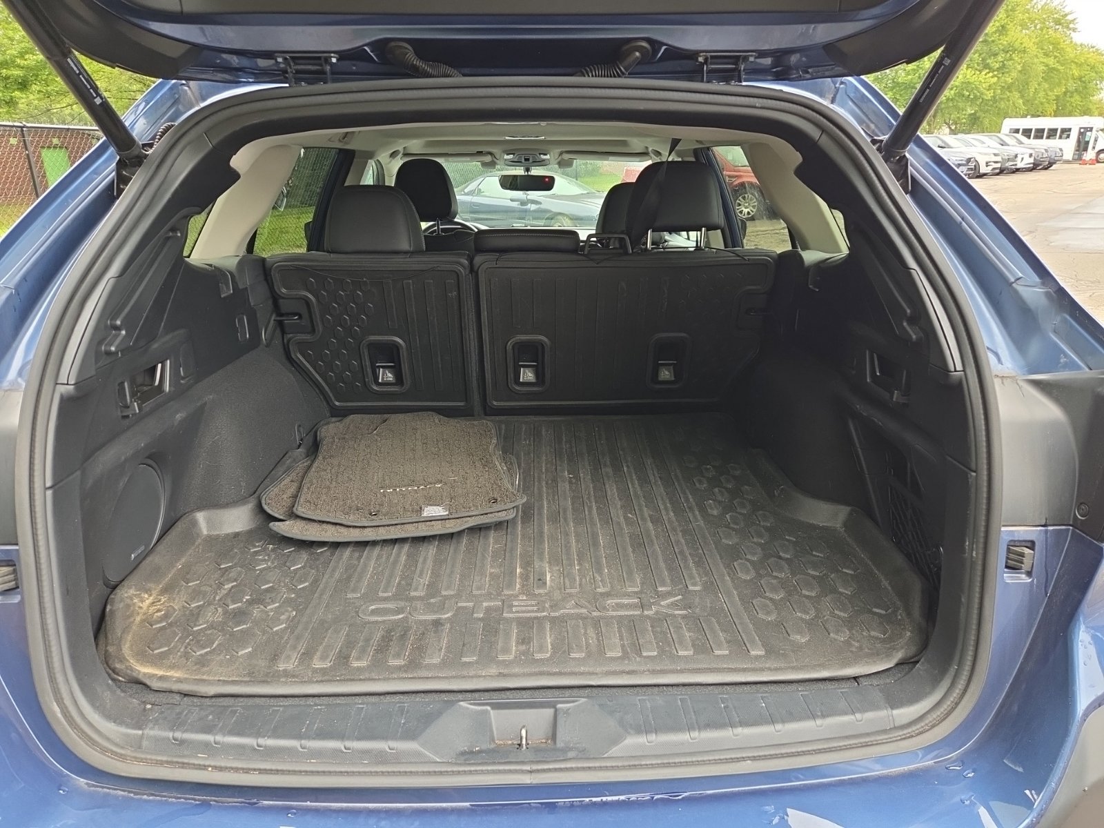 Used 2022 Subaru Outback Limited AWD/4WD image 7