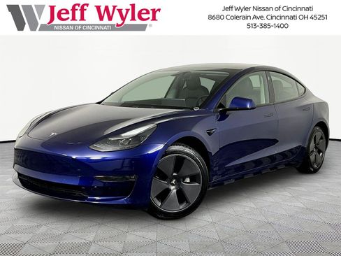 Used 2022 Tesla Model 3 Long Range AWD/4WD image 1