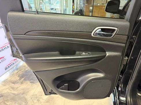 Used 2017 Jeep Grand Cherokee Altitude AWD/4WD image 32