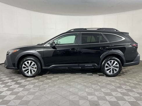 Used 2023 Subaru Outback Premium AWD/4WD image 9