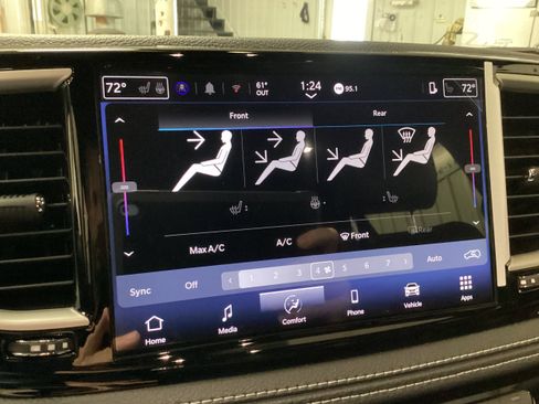 New 2026 Chrysler Pacifica Select FWD image 27