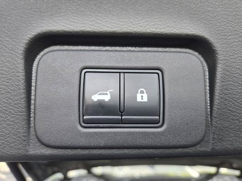Used 2021 Nissan Rogue SL FWD image 10