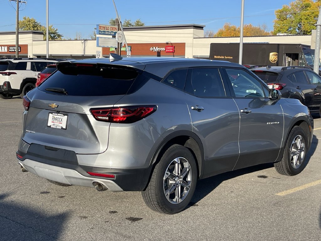 Used 2025 Chevrolet Blazer LT FWD image 9