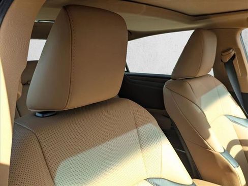 Used 2023 Lexus ES 300h w/ Premium Package image 14