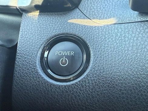 Used 2025 Toyota Camry SE image 15