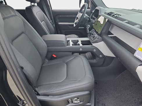 New 2026 Land Rover Defender 130 X-Dynamic SE AWD/4WD image 10